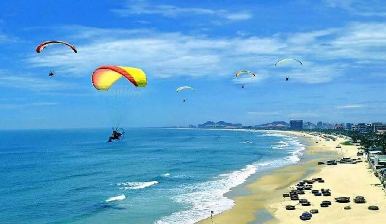 Hotel apartamentowy Cani Beach House Da Nang